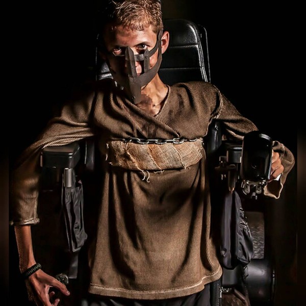 mad-max-wheelchair-cosplay-bloodbag-ben-carpenter-3-e84d3