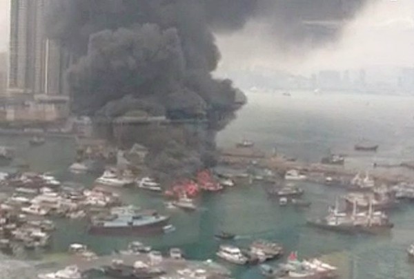 hkboatfire-1-2183d