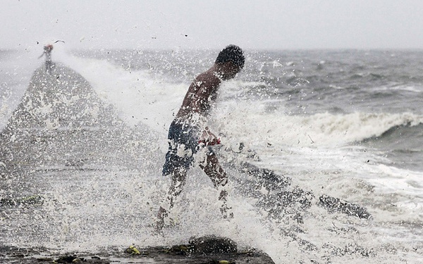 philippines-waves_3475786b-767c3