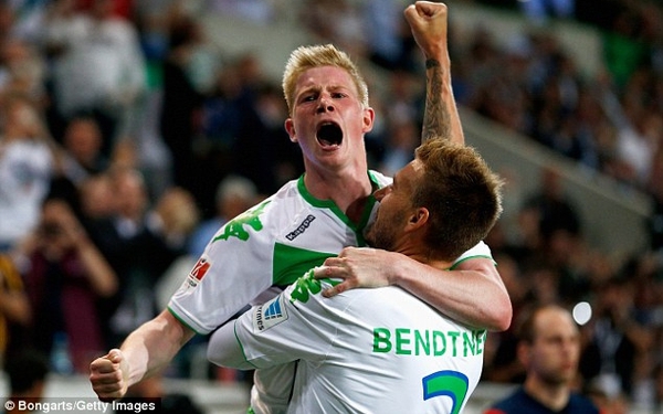 2B06B69A00000578-3182436-Wolfsburg_substitute_Nicklas_Bendtner_equalised_in_the_89th_minu-m-56_1438461433903-2e0e8