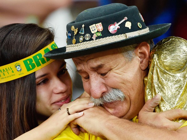 Brazil-fans-cry-after-7-1-007-757ca