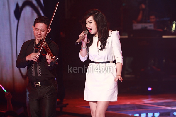 Hương Tr&agrave;m vẫn "bất khả chiến bại" ở The Voice 11