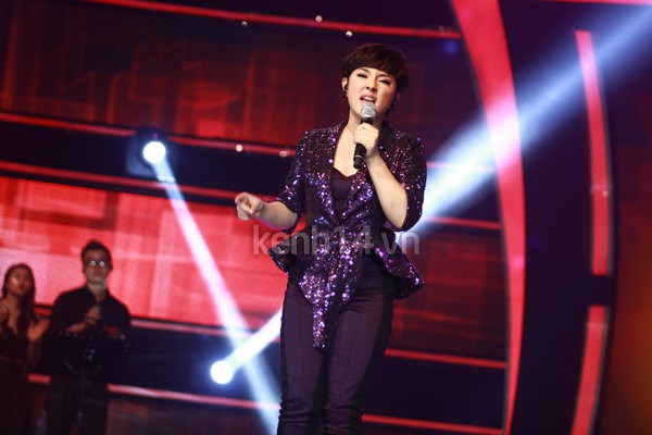 Hương Giang hát hit của SNSD trong đêm thi nhạc quốc tế 13