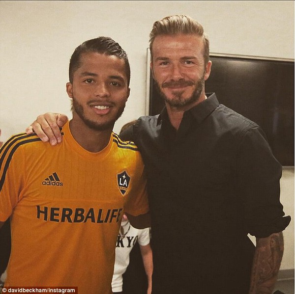 2B3BF51300000578-3191717-Support_Just_an_hour_before_the_match_Beckham_met_up_with_the_cl-a-84_1439166259664-87ee9