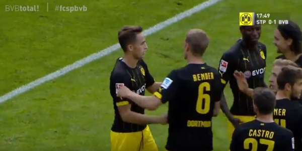 adnan-januzaj-goal-vs-st-pauli-september-2015-03612