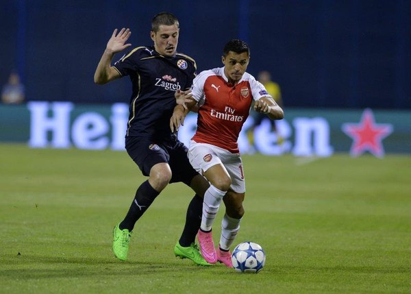 61136244-arijan-ademi-alexis-sanchez-dinamo-arsenal-0c6c8