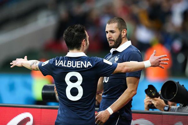 20151104172721-benzema-valbuena-68050