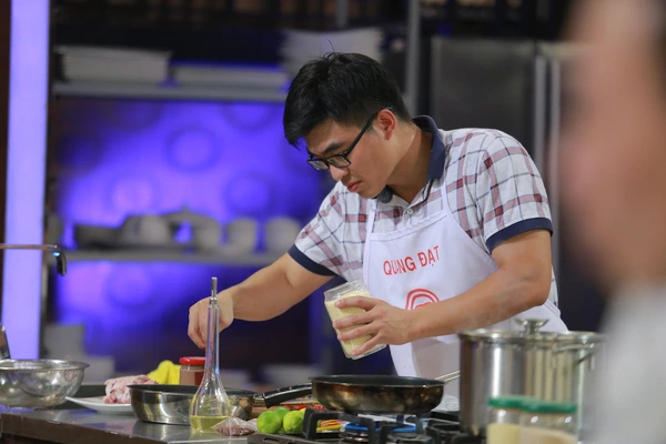 151010tvMC87-58820