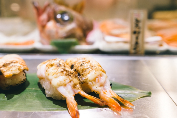 that-food-cray-tokyo-japan-standing-sushi-shibuya-restaurant-13-ec8c4
