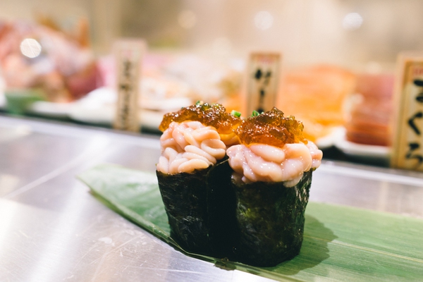 that-food-cray-tokyo-japan-standing-sushi-shibuya-restaurant-14-ec8c4