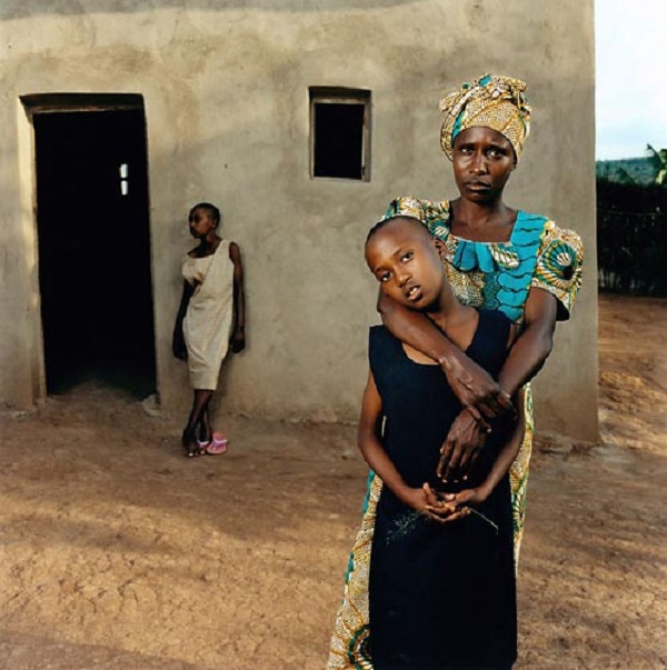HIV - những con số kinh ho&agrave;ng n&oacute;i l&ecirc;n tất cả 10