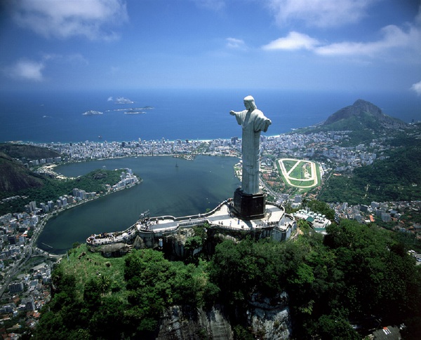 Christ-the-Redeemer-Statue,-Brazil-6f173.jpg