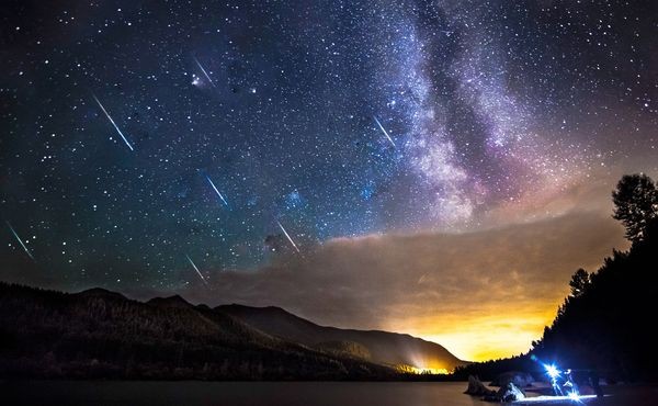 your-photos-perseid-meteor-shower-2013-rattlesnake-lake_70387_600x450-92a2c-fe16e.jpg