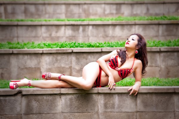 Danh hài Thúy Nga diện bikini thi hoa hậu 6