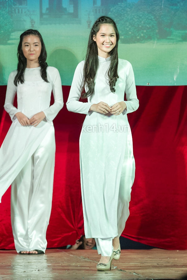 Teen Lê Hồng Phong thướt tha áo dài trắng mừng ngày Nhà giáo 4