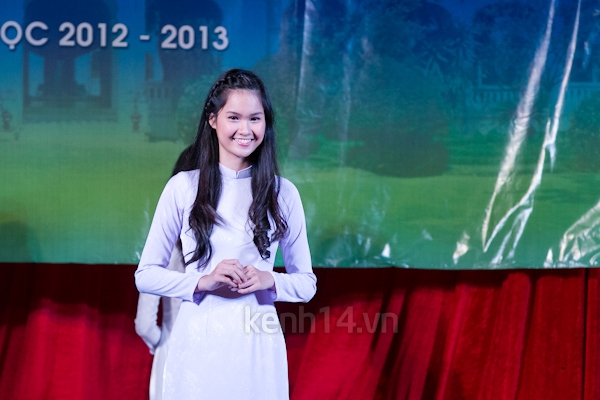 Teen Lê Hồng Phong thướt tha áo dài trắng mừng ngày Nhà giáo 6