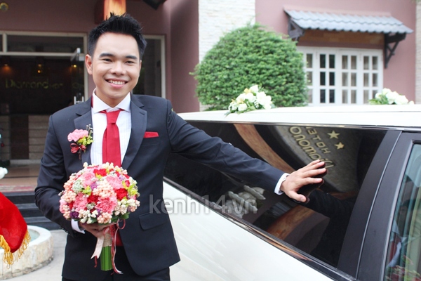 Miss Teen Huyền Trang được xe Limousine đón trong lễ rước dâu 24