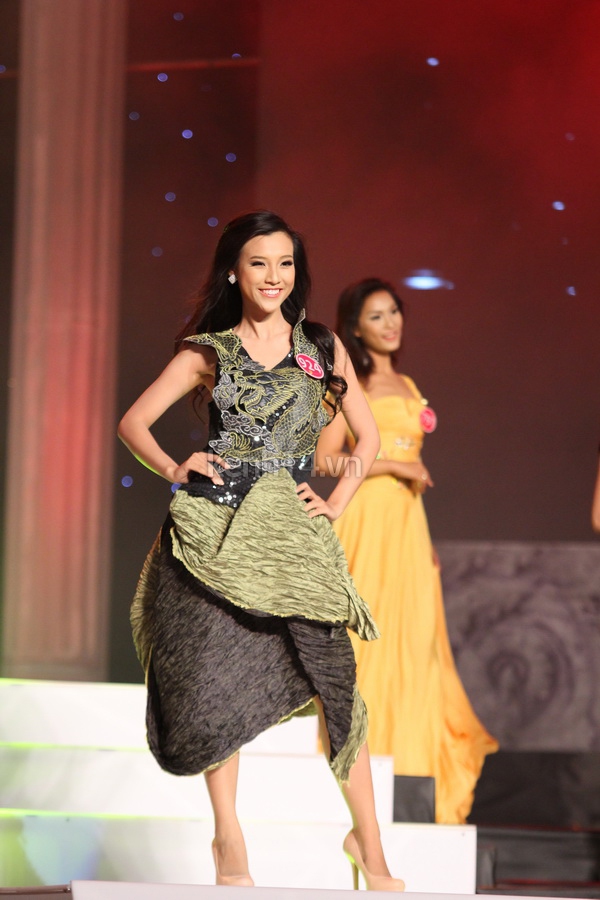 Dàn hot girl Bắc - Nam thi nhau đoạt giải cao trong cuộc thi Miss Photo 2012 39