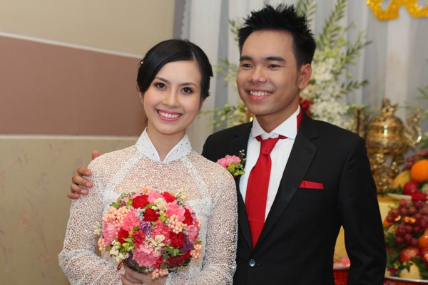 Miss Teen Huyền Trang được xe Limousine đón trong lễ rước dâu 44