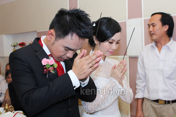 Miss Teen Huyền Trang được xe Limousine đón trong lễ rước dâu 47