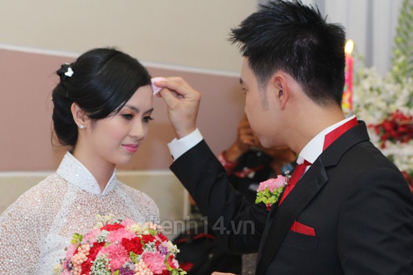 Miss Teen Huyền Trang được xe Limousine đón trong lễ rước dâu 49
