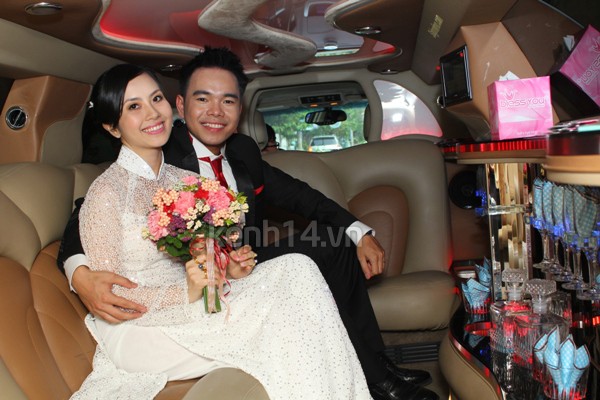 Miss Teen Huyền Trang được xe Limousine đón trong lễ rước dâu 65