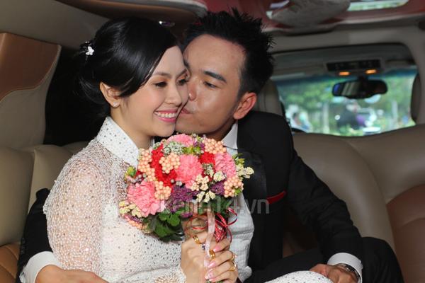 Miss Teen Huyền Trang được xe Limousine đón trong lễ rước dâu 66
