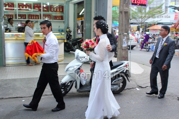 Miss Teen Huyền Trang được xe Limousine đón trong lễ rước dâu 67