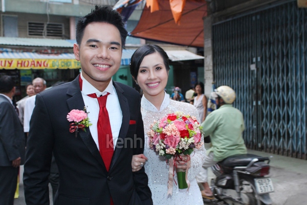 Miss Teen Huyền Trang được xe Limousine đón trong lễ rước dâu 69