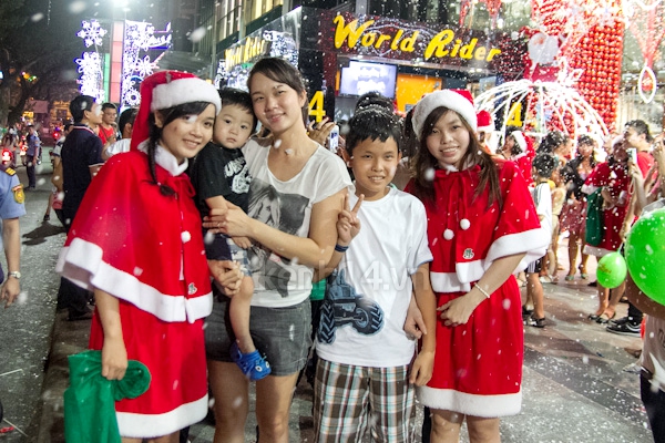 Sài Gòn siêu lung linh và náo nhiệt đón ngày Noel 22