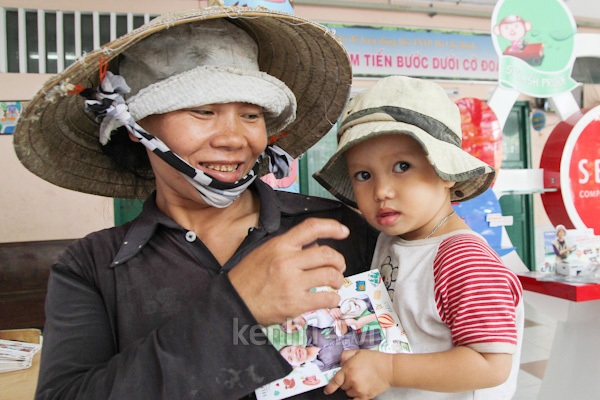 Hàng trăm người nghèo ở Sài Gòn được chụp ảnh miễn phí 19