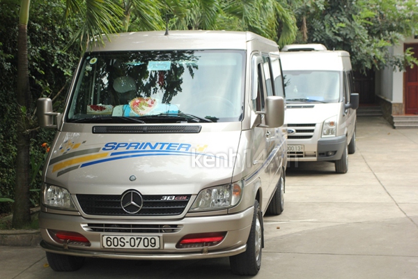 Miss Teen Huyền Trang được xe Limousine đón trong lễ rước dâu 8