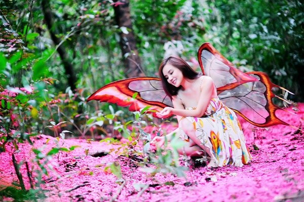 Vy Oanh hóa bướm trong MV "khủng" 2
