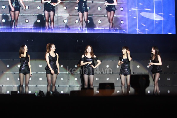 Clip: Wonder Girls diện áo dài nhảy "Nobody" 31