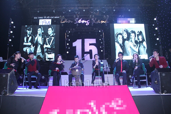 Chị em Thiều Bảo Trang được "ưu ái" hát trên sân khấu lớn 26