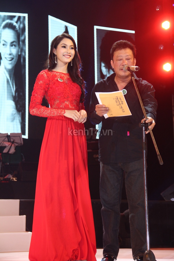 Chị em Thiều Bảo Trang được "ưu ái" hát trên sân khấu lớn 16