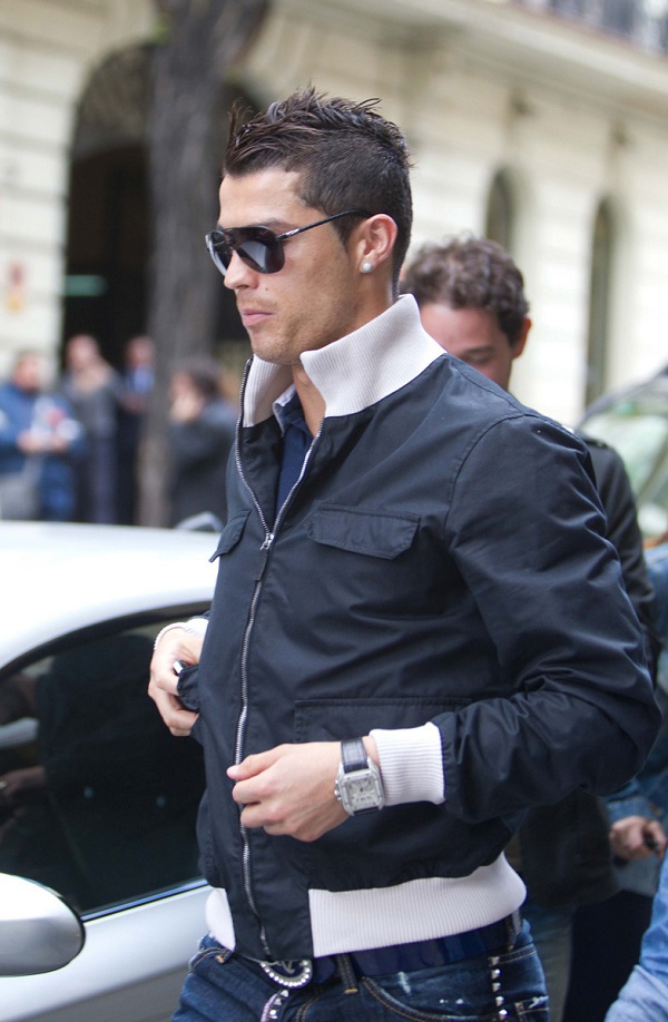 Ronaldo - ông hoàng thời trang sân cỏ 11