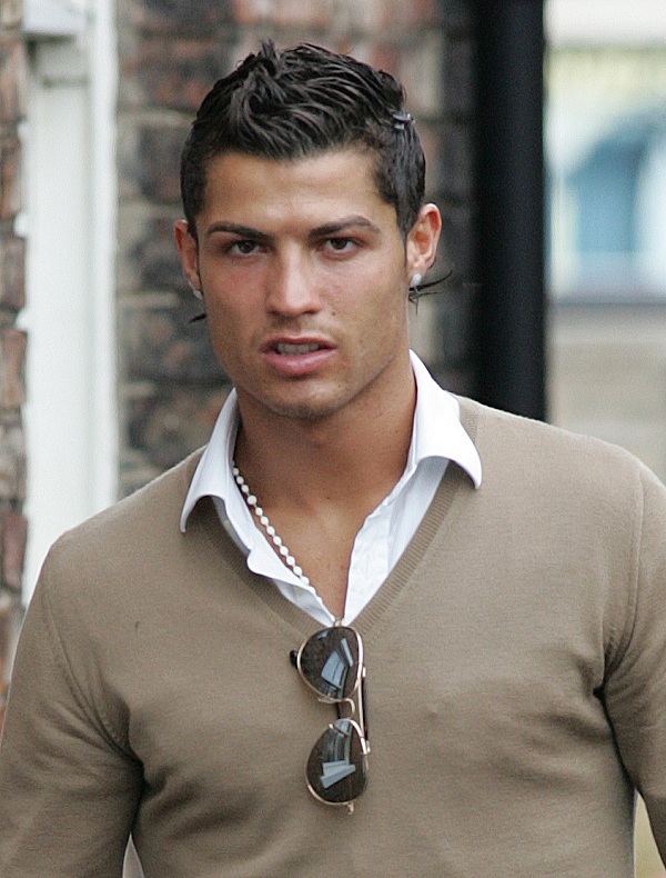 Ronaldo - ông hoàng thời trang sân cỏ 7