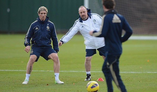 Ng&agrave;y l&agrave;m việc kh&oacute; khăn đầu ti&ecirc;n của Benitez tại Chelsea 10