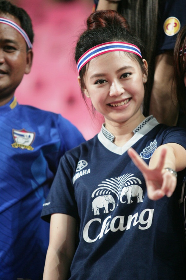 Những hot girl Thái Lan cổ vũ tại AFF Suzuki Cup  4