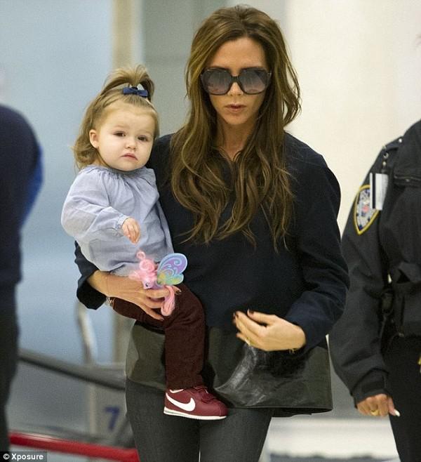Ngắm Harper Seven - thi&ecirc;n thần &ldquo;phụng phịu&rdquo; của nh&agrave; Beckham 15
