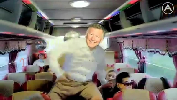 Chết cười cợt với clip Sir Alex nhảy Gangnam Style 6