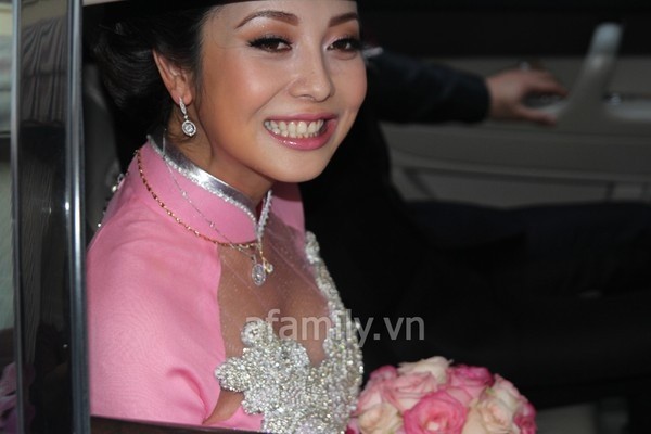 &Aacute;o d&agrave;i/ v&aacute;y cưới của Jennifer Phạm bị ch&ecirc; 6