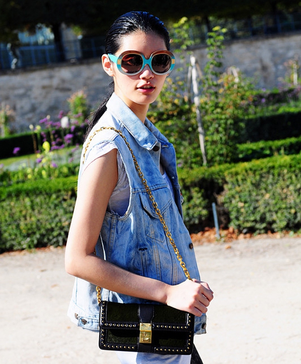 Mengyao-Ming-Xi-12-2012-fashion-street-style-paris-france-denim-vest-gold-chain-purse-funky-cool-stylish-urban-sunglasses-f3225.jpg