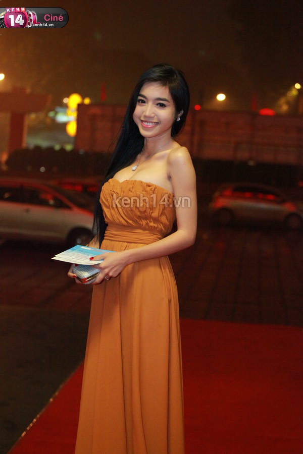 Hot girl Việt 2012: Ai bùng nổ, ai lặn mất tăm? 8