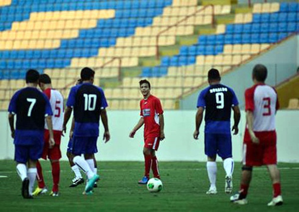 Giảm c&acirc;n th&agrave;nh c&ocirc;ng, Ronaldo khoe ảnh "chuẩn men" 12