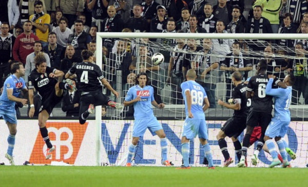 Juventus - Napoli: Độc chiếm ngôi đầu 2