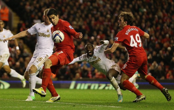 Liverpool - Swansea City: Sự thất vọng của The Kop 2