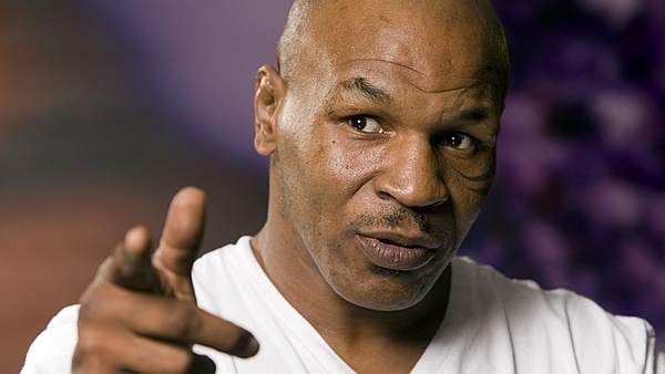 Mike Tyson dính tin đồn... chuyển giới 2