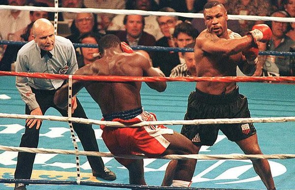 Mike Tyson dính tin đồn... chuyển giới 4